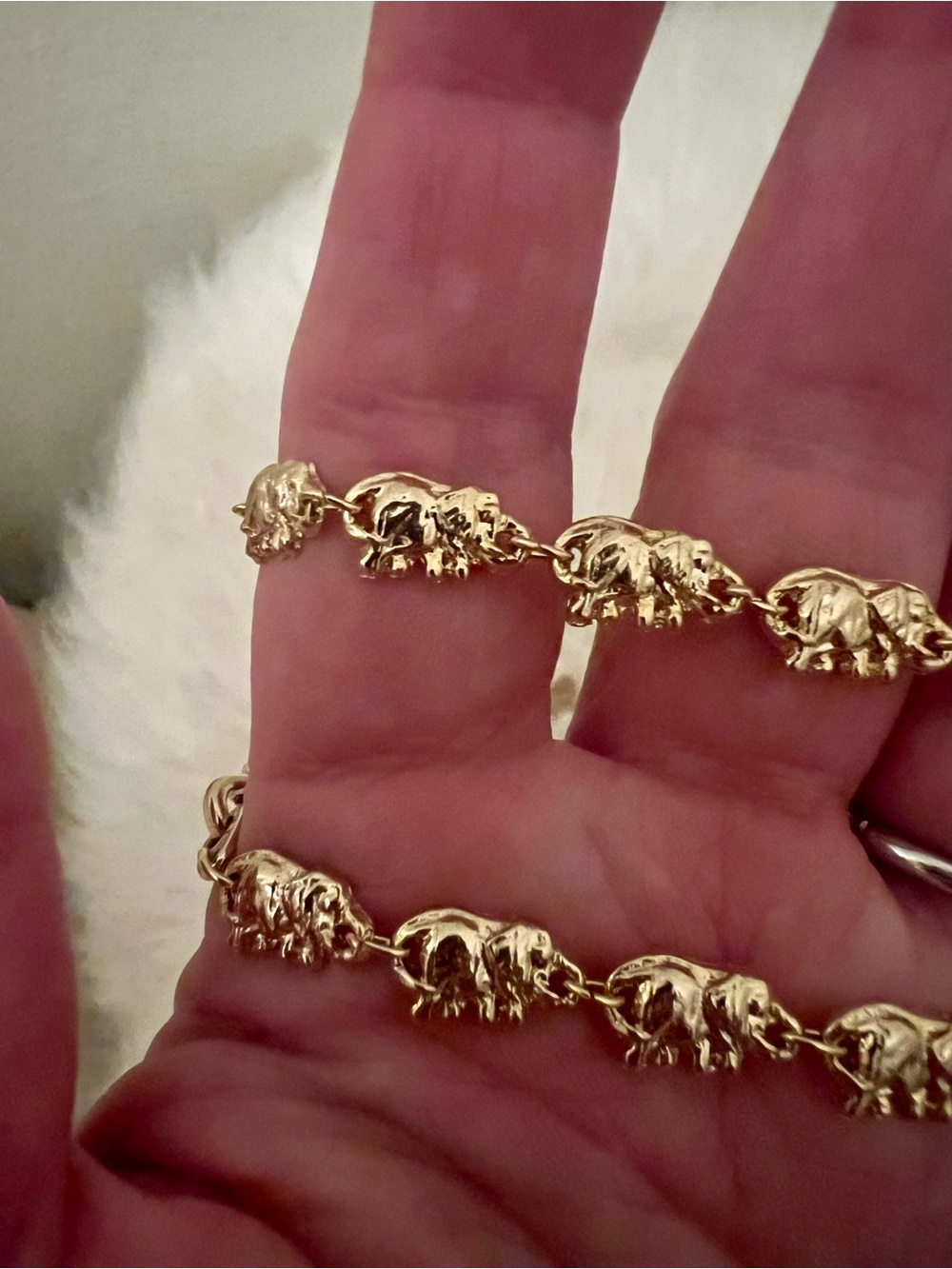 Gold Tone Women's Elephant Link Necklace - Elegant Everyday Chain—like new!